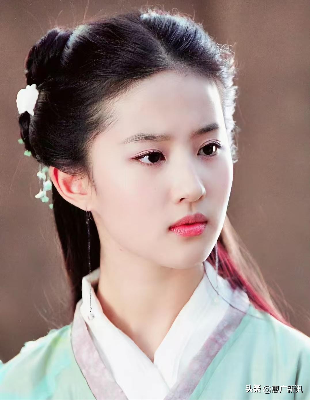 刘亦菲被黑二十年原因_天涯扒一扒明星黑料,_刘亦菲陈金飞干爹谣言真相